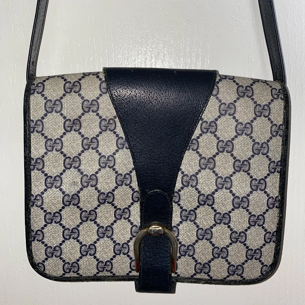 Vintage Gucci Crossbody - Picture 3 of 9